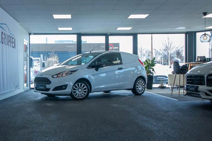 Hvid Ford Fiesta fra 2015