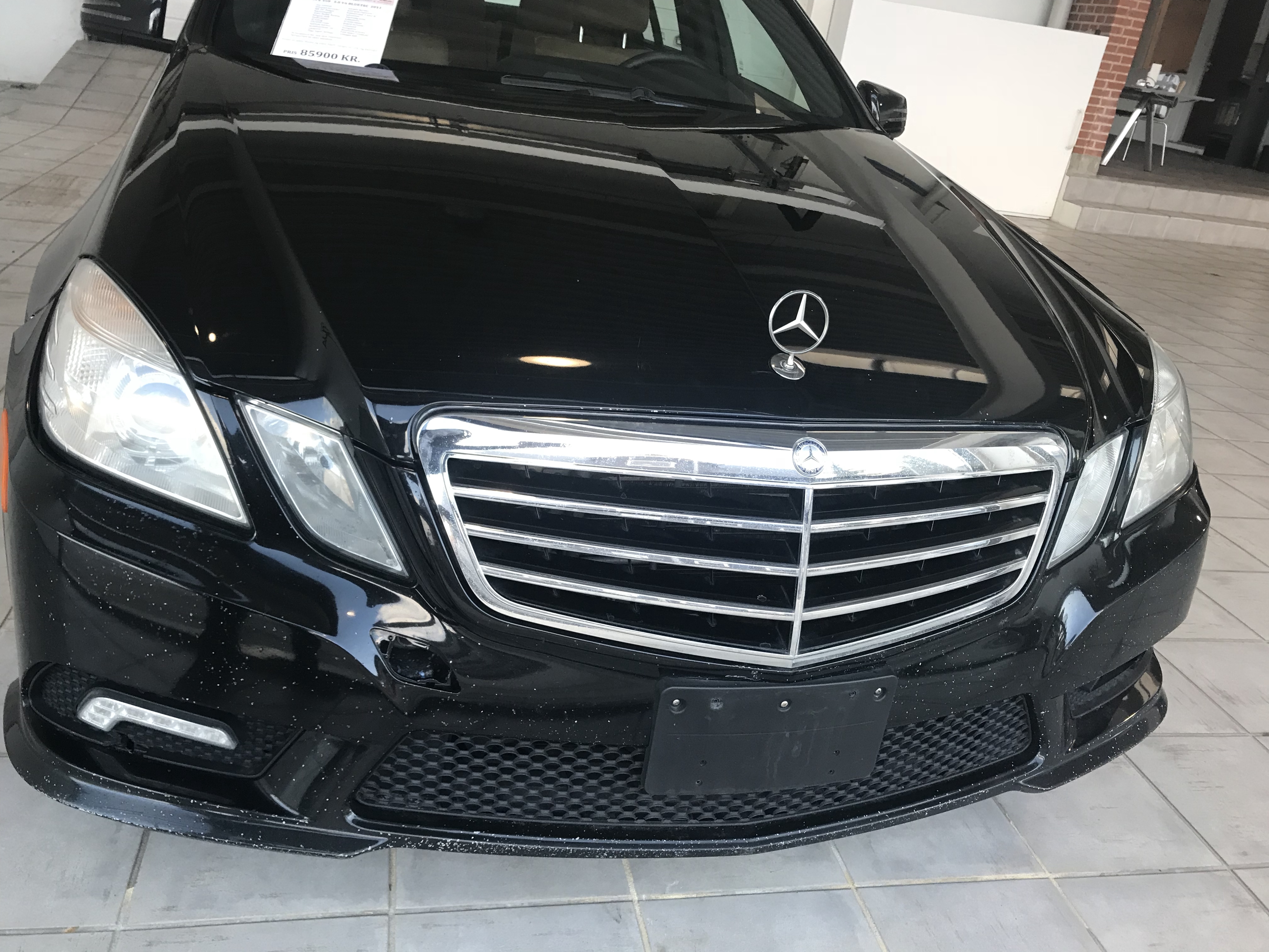 Sort Mercedes E350 fra 2011