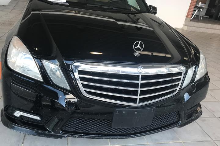 Sort Mercedes E350 fra 2011