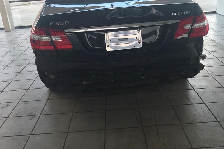 Sort Mercedes E350 fra 2011