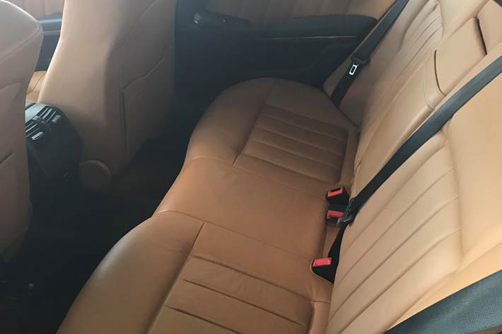 Sort Mercedes E350 fra 2011