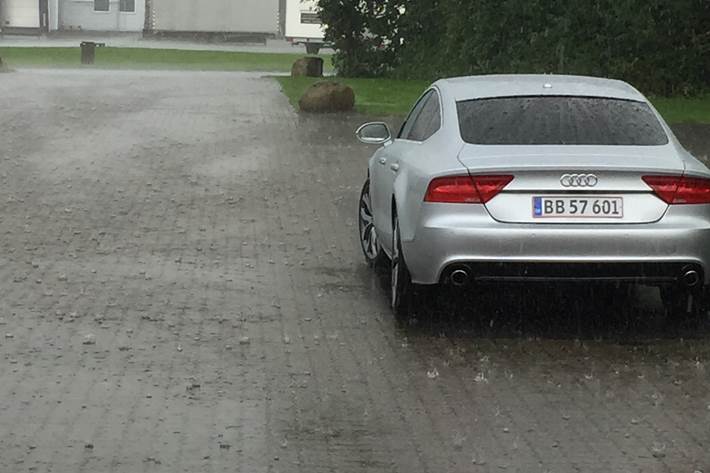 Grå Audi A7 fra 2012