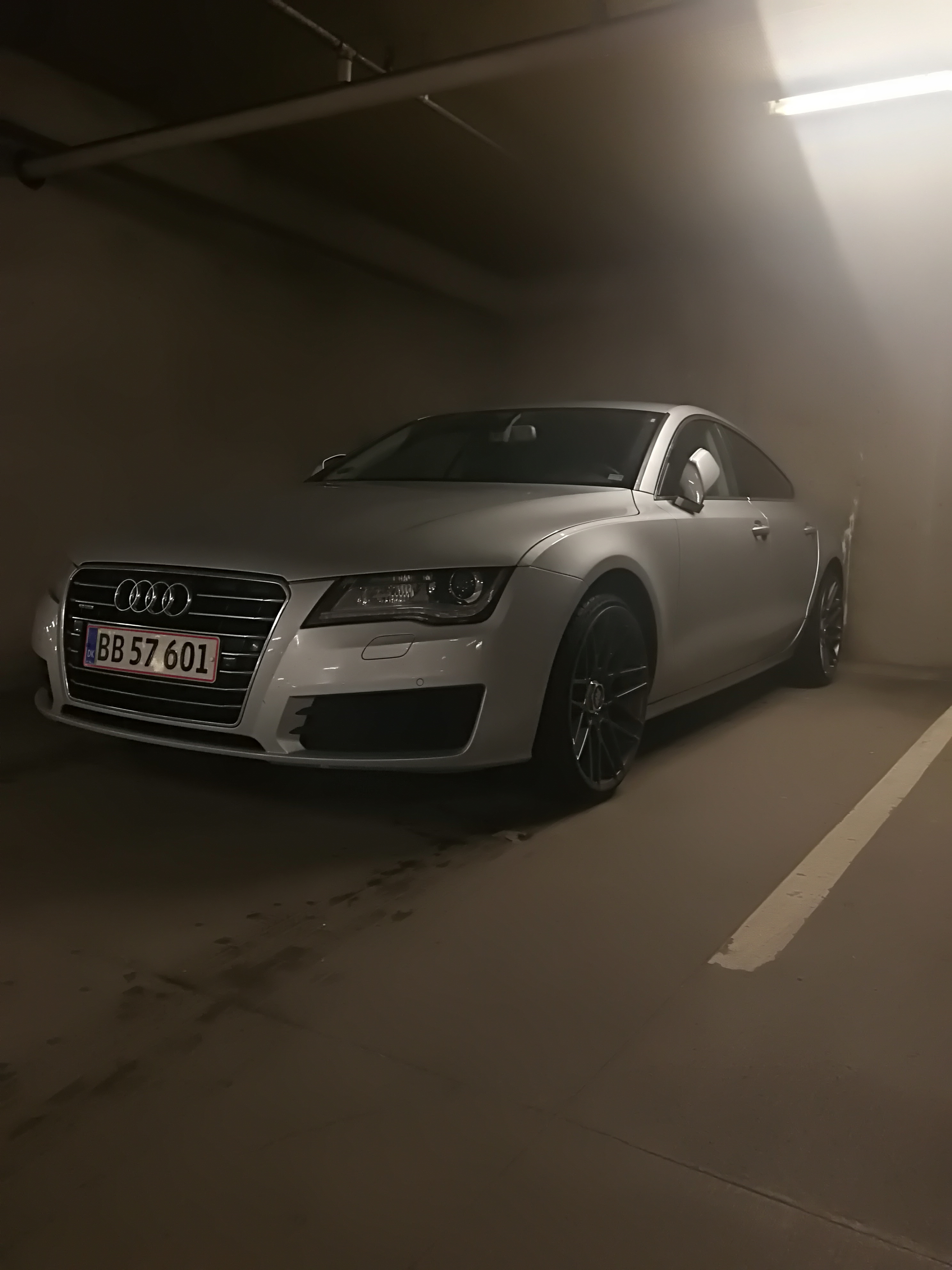 Grå Audi A7 fra 2012
