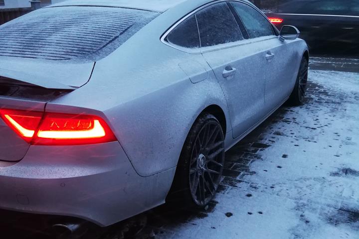 Grå Audi A7 fra 2012