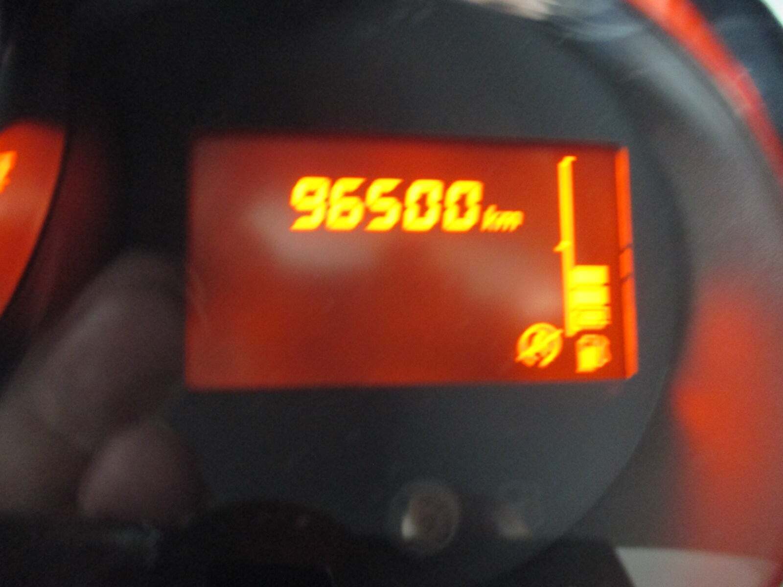 Blå Dacia Sandero fra 2016 set indefra