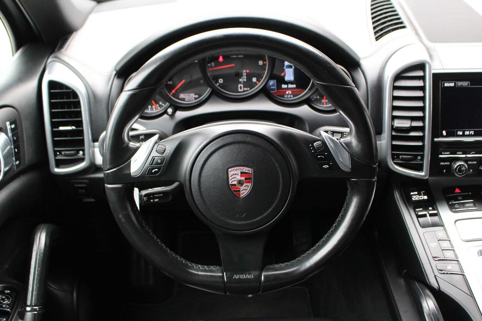 Sort Porsche Cayenne fra 2011