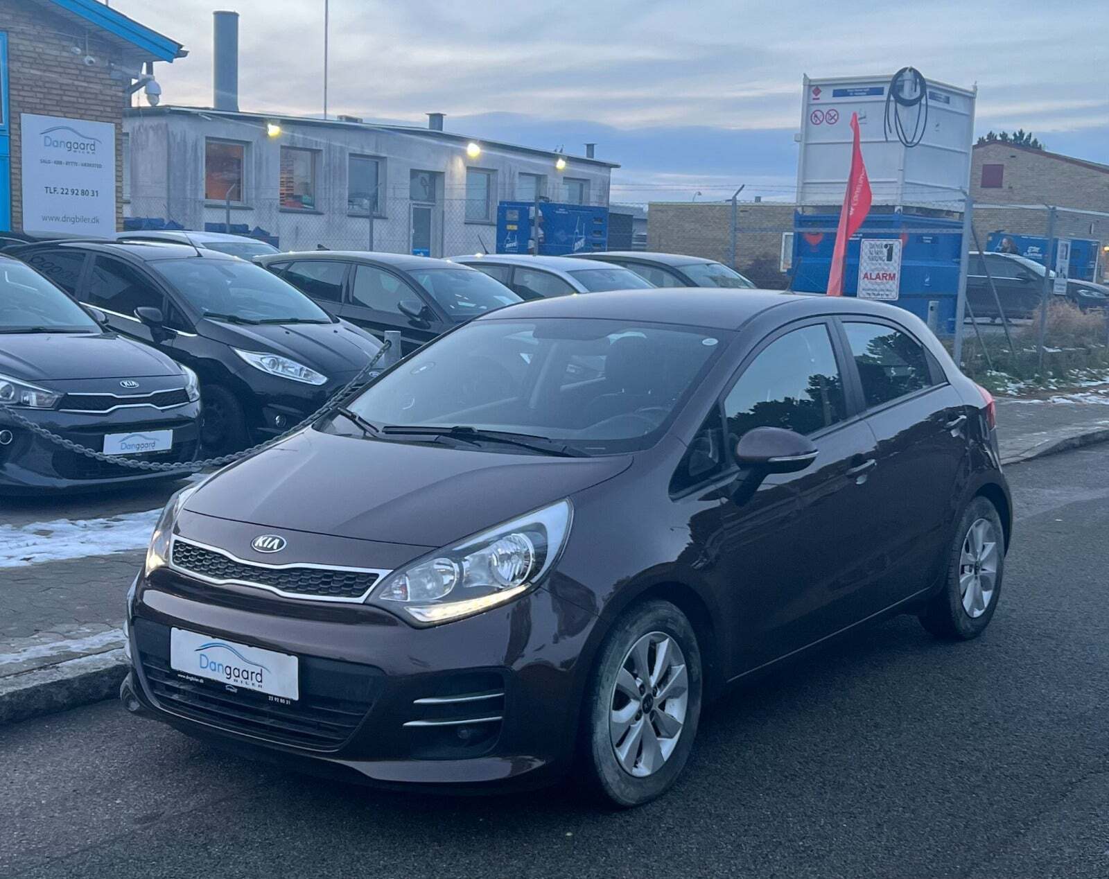 Brun Kia Rio fra 2016