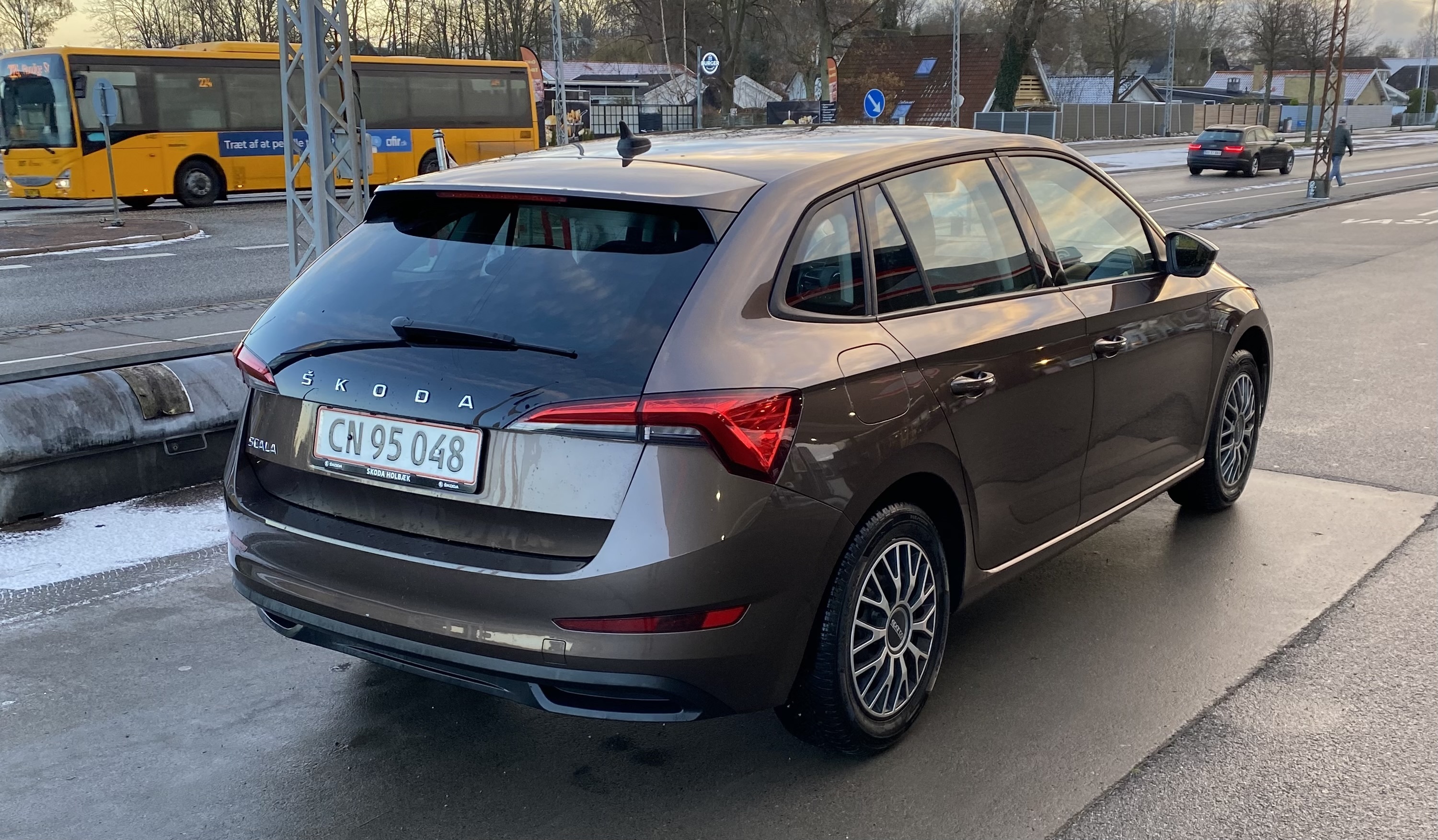 Brun Skoda Scala fra 2019