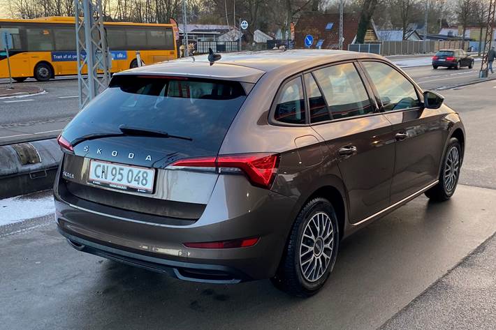 Brun Skoda Scala fra 2019