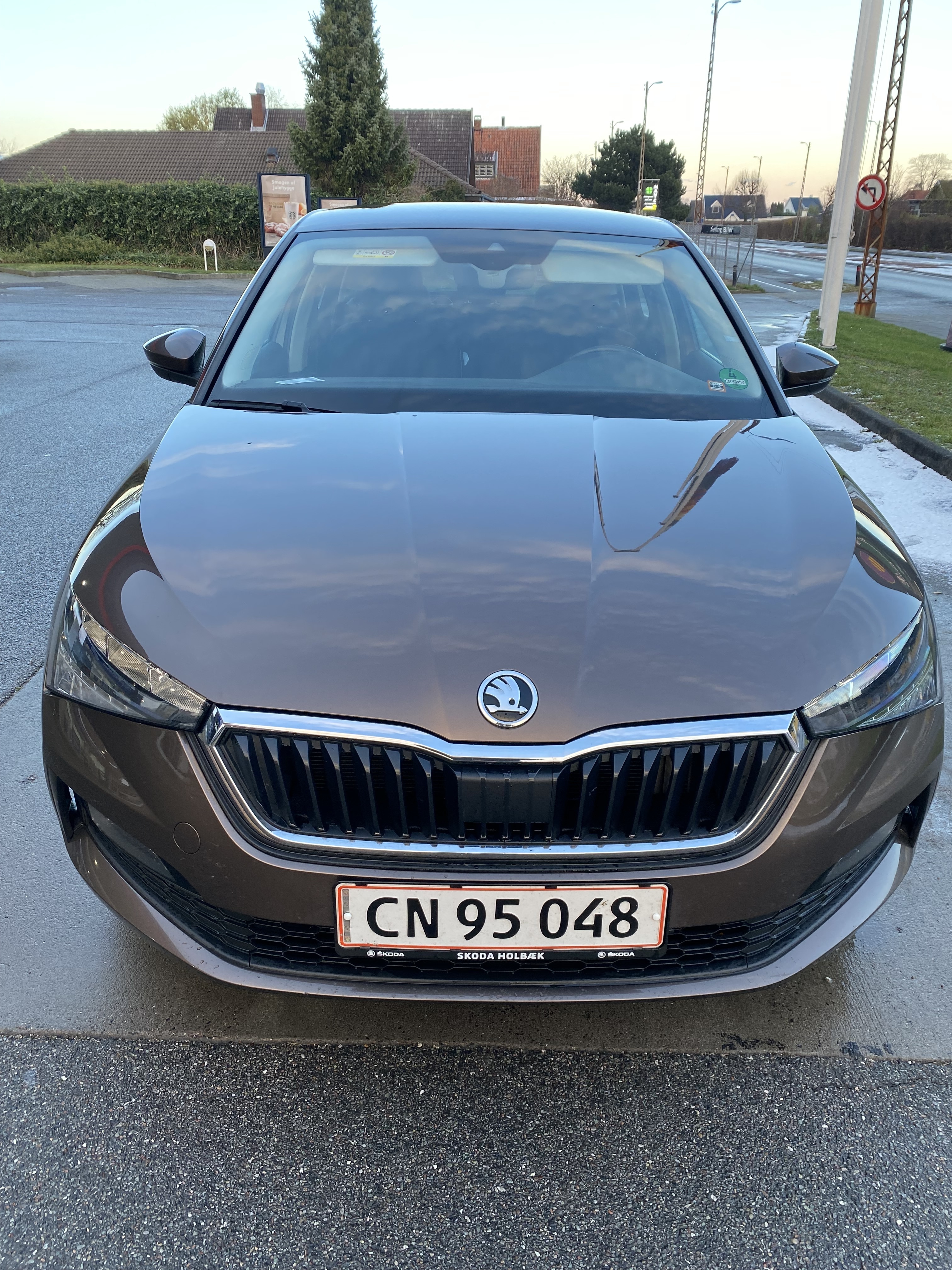 Brun Skoda Scala fra 2019
