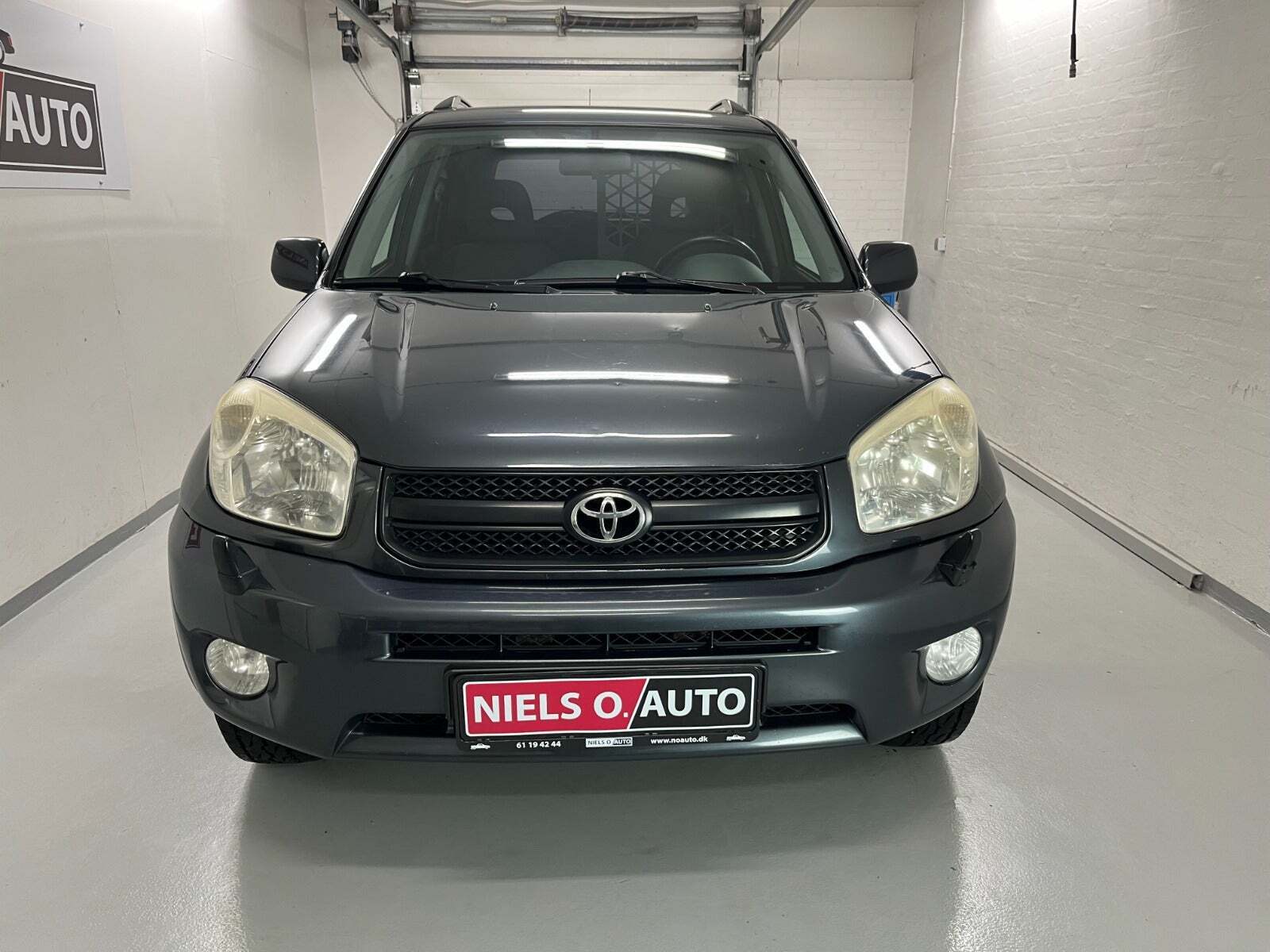 Sort Toyota RAV4 fra 2005