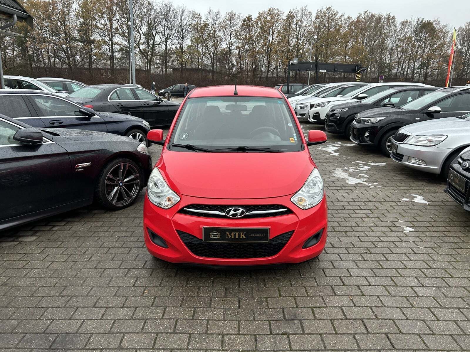 Rød Hyundai i10 fra 2011