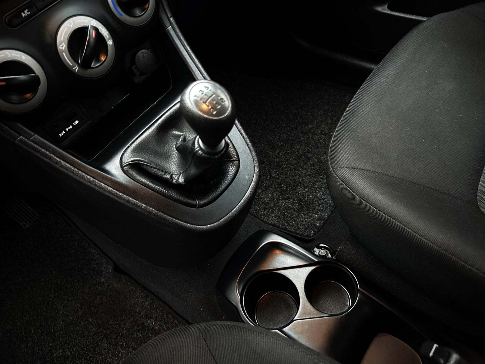 Rød Hyundai i10 fra 2011