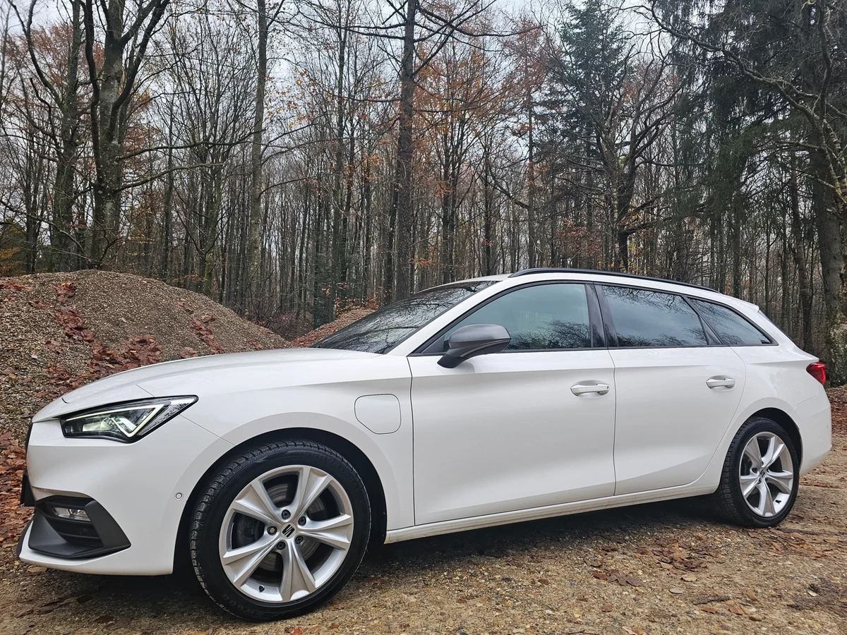 Hvid Seat Leon fra 2021