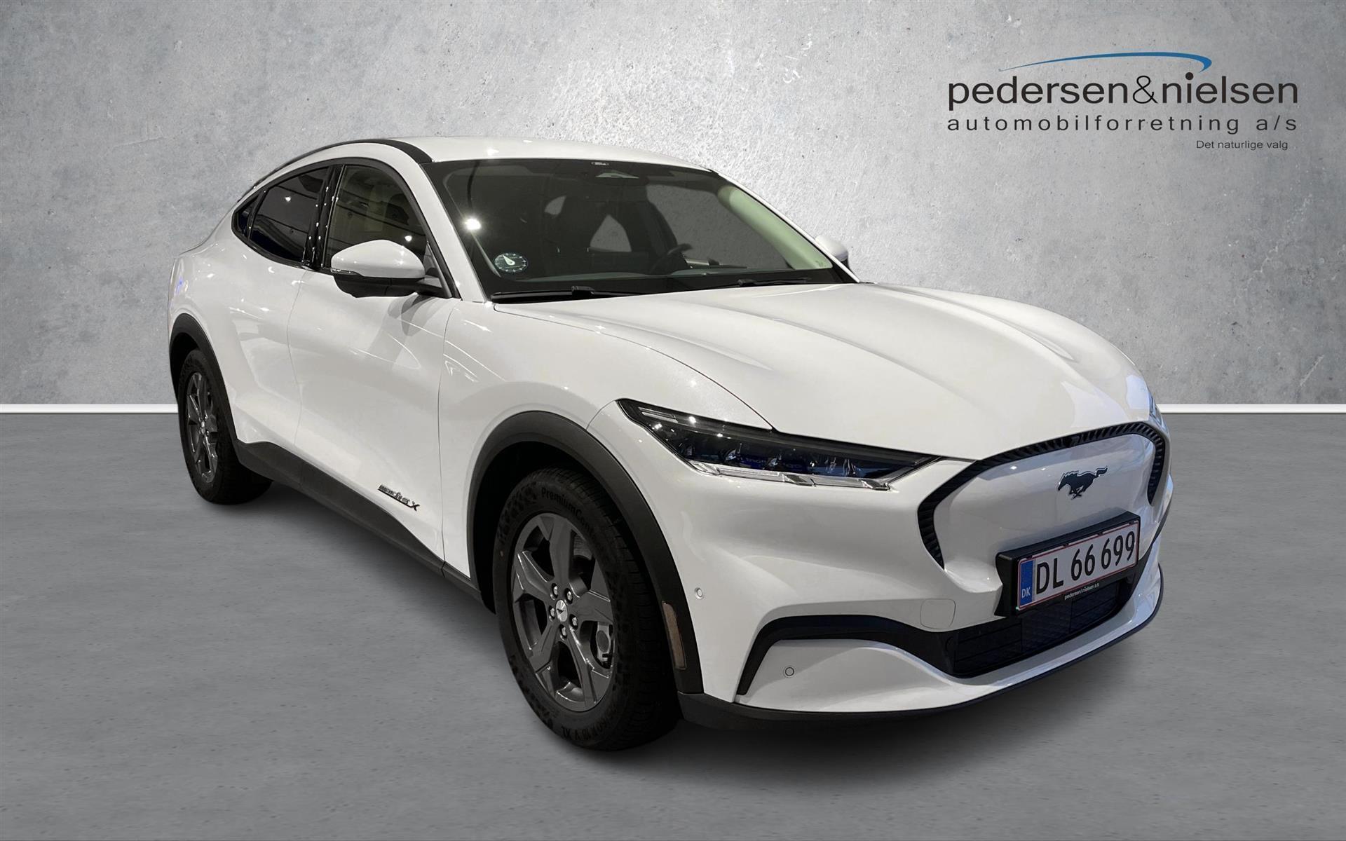 Hvid Ford Mustang Mach-E fra 2022