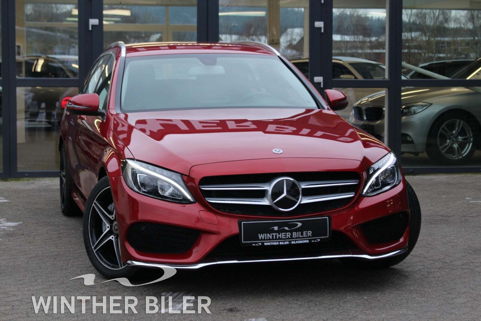 Rød Mercedes C220 d fra 2018