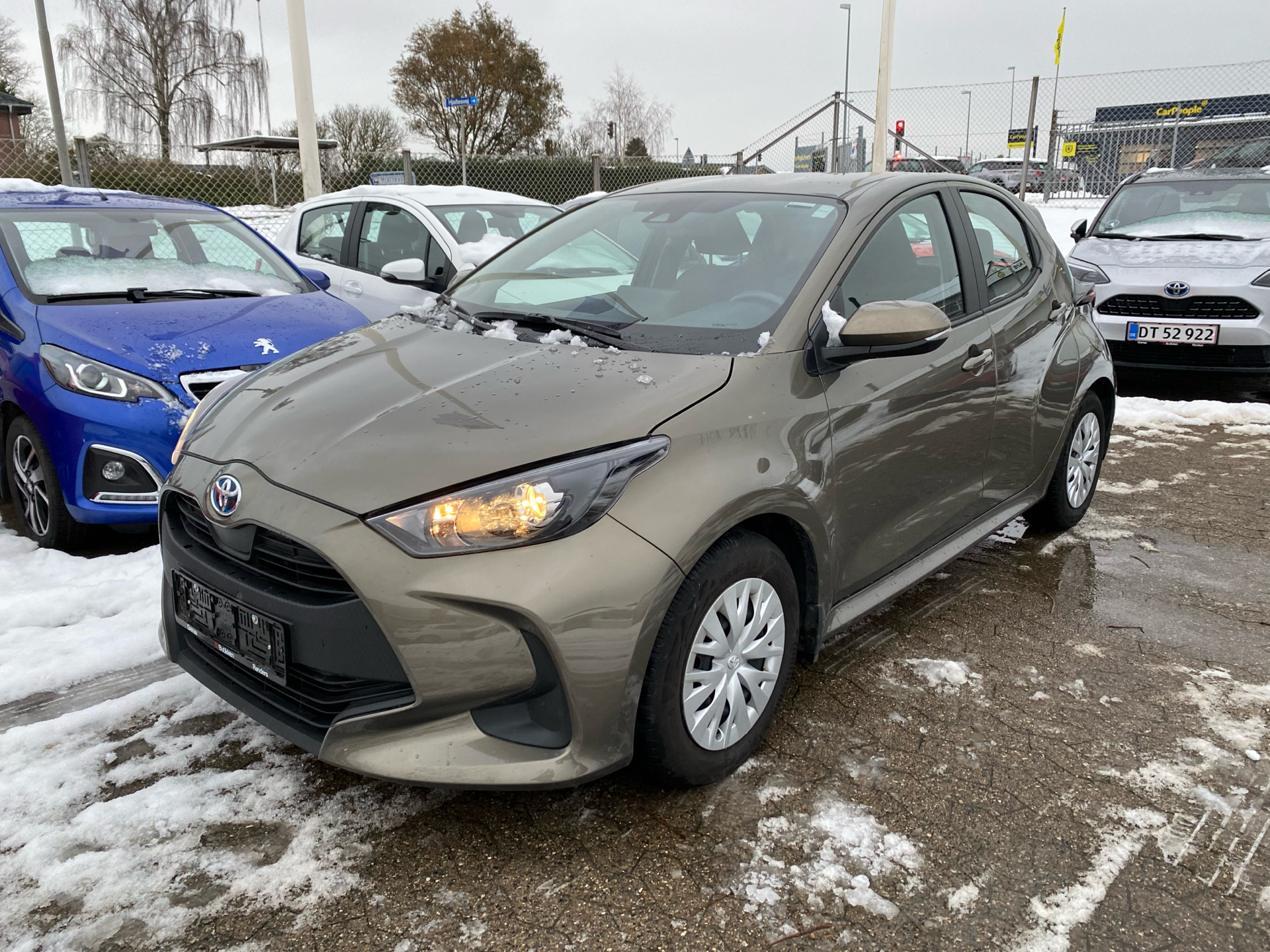 Bronze Toyota Yaris fra 2022