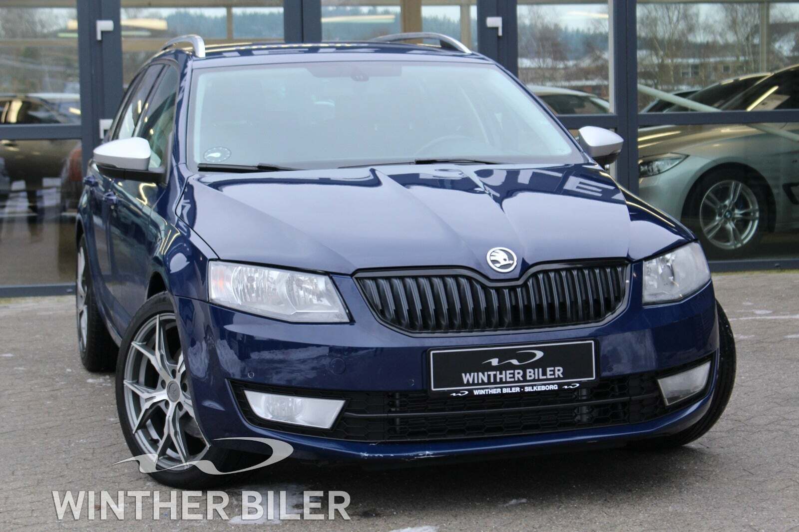 Blå Skoda Octavia fra 2014
