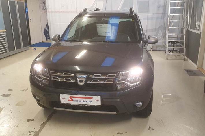 Grå Dacia Duster fra 2014