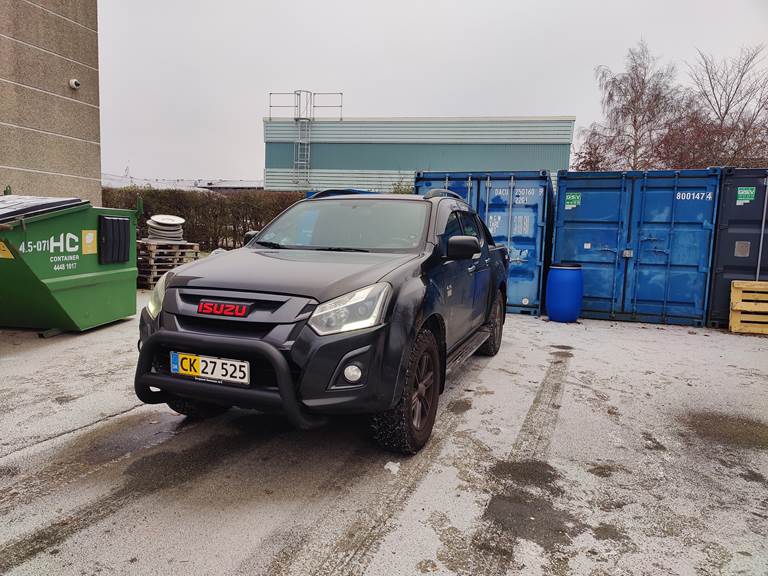 Isuzu D-Max 1,9 Black Edition