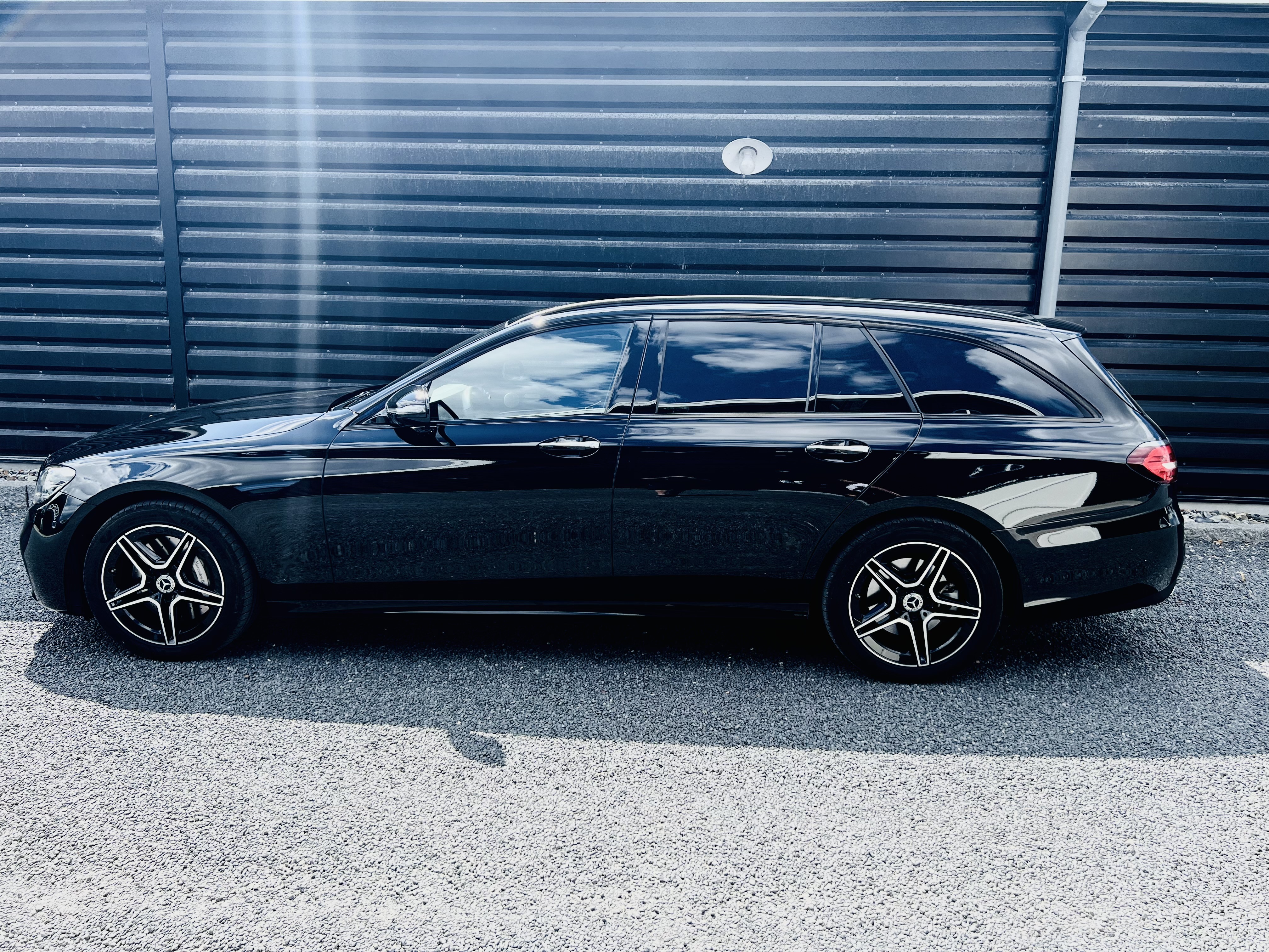 Sort Mercedes E300 e fra 2022