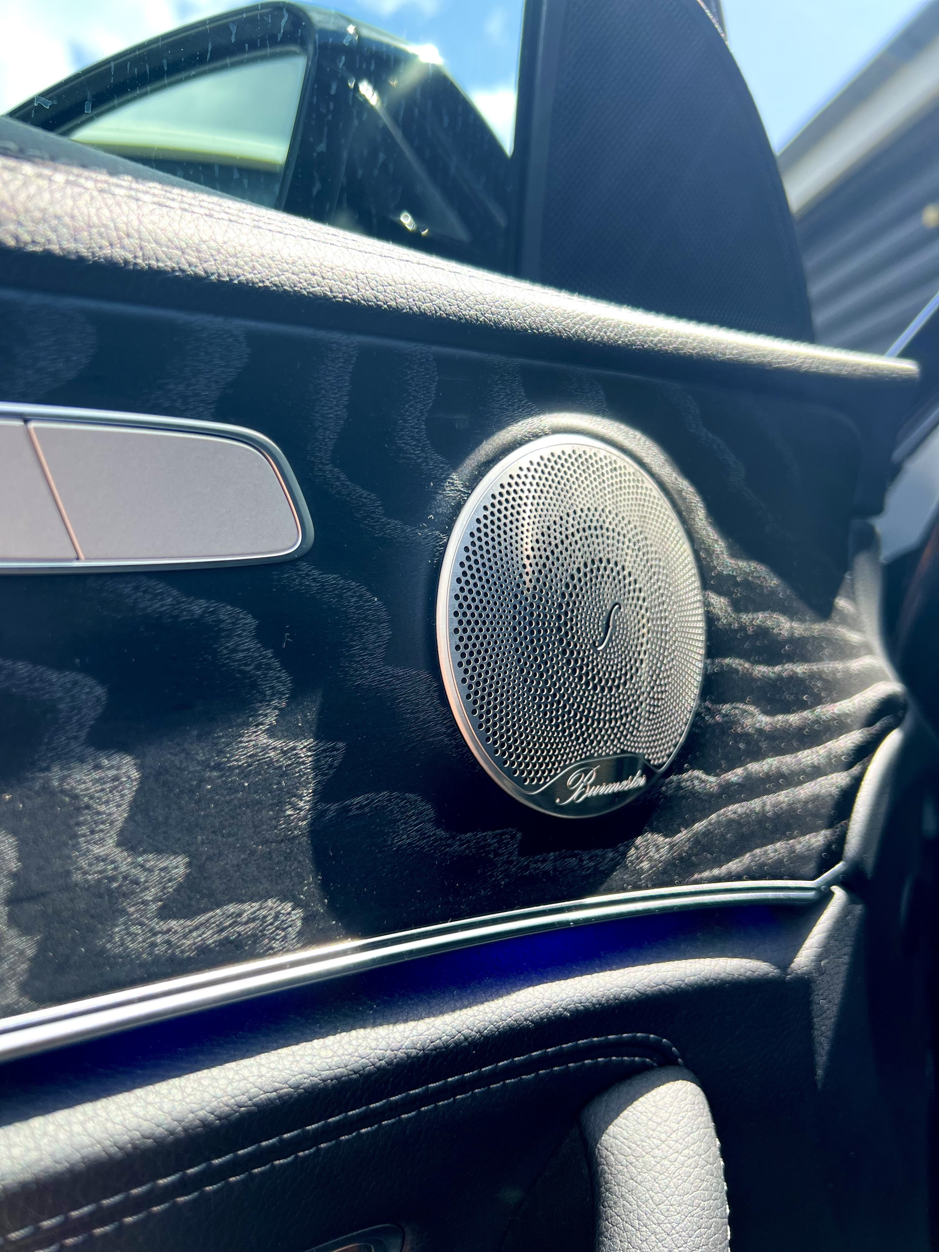 Sort Mercedes E300 e fra 2022