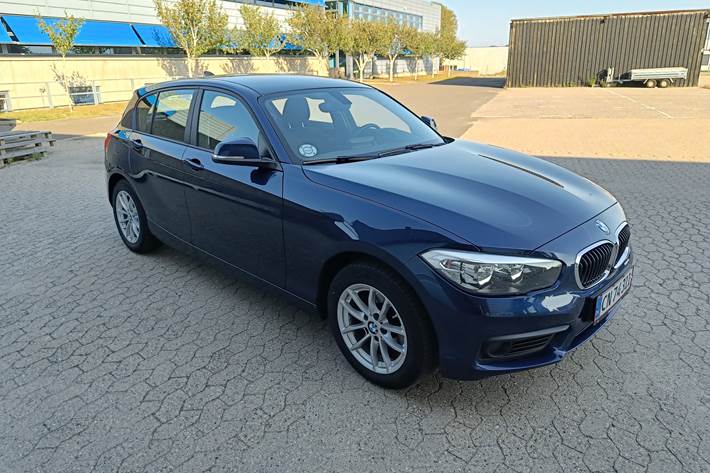 Blå BMW 1-Serie fra 2018
