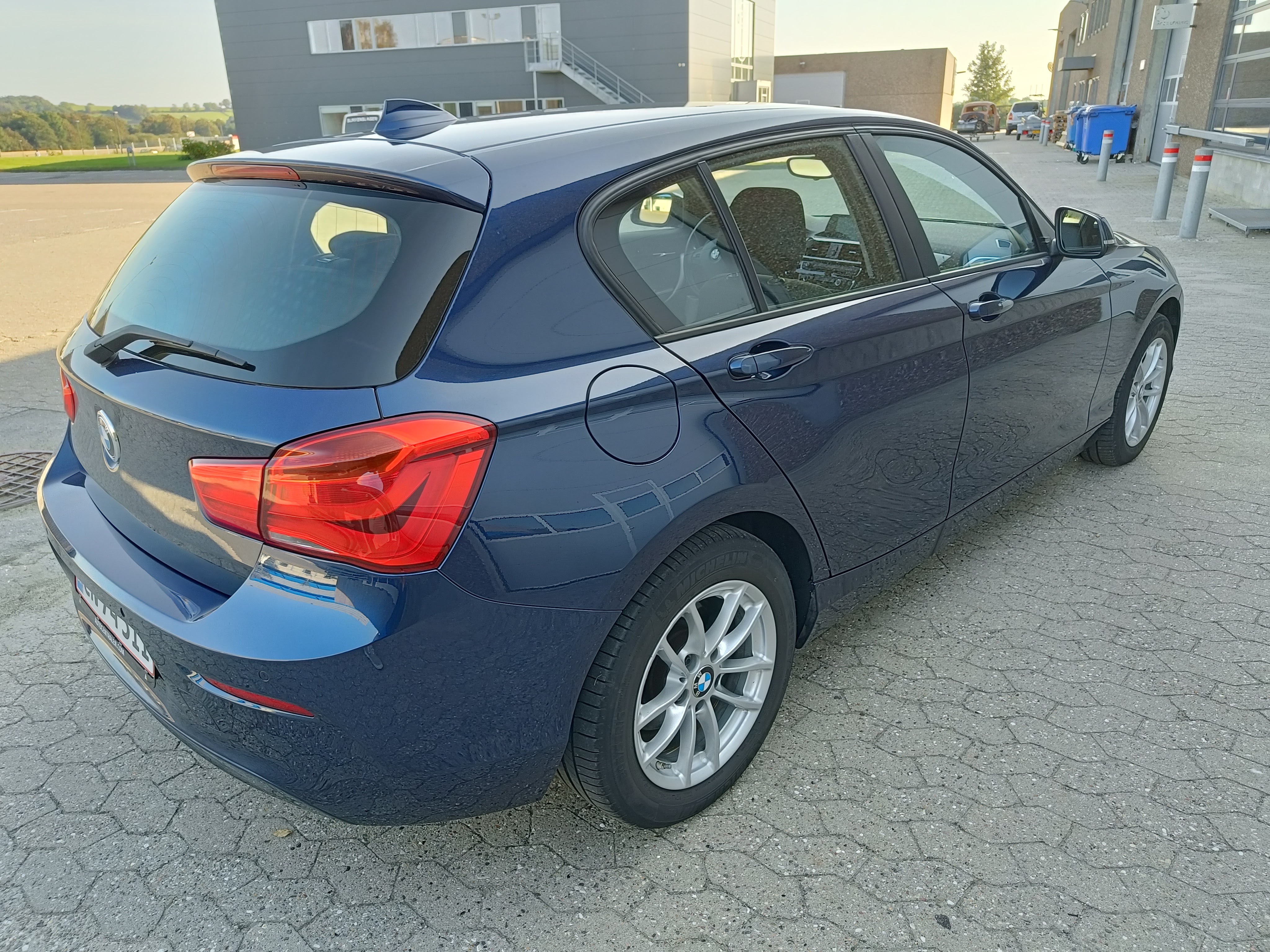 Blå BMW 1-Serie fra 2018