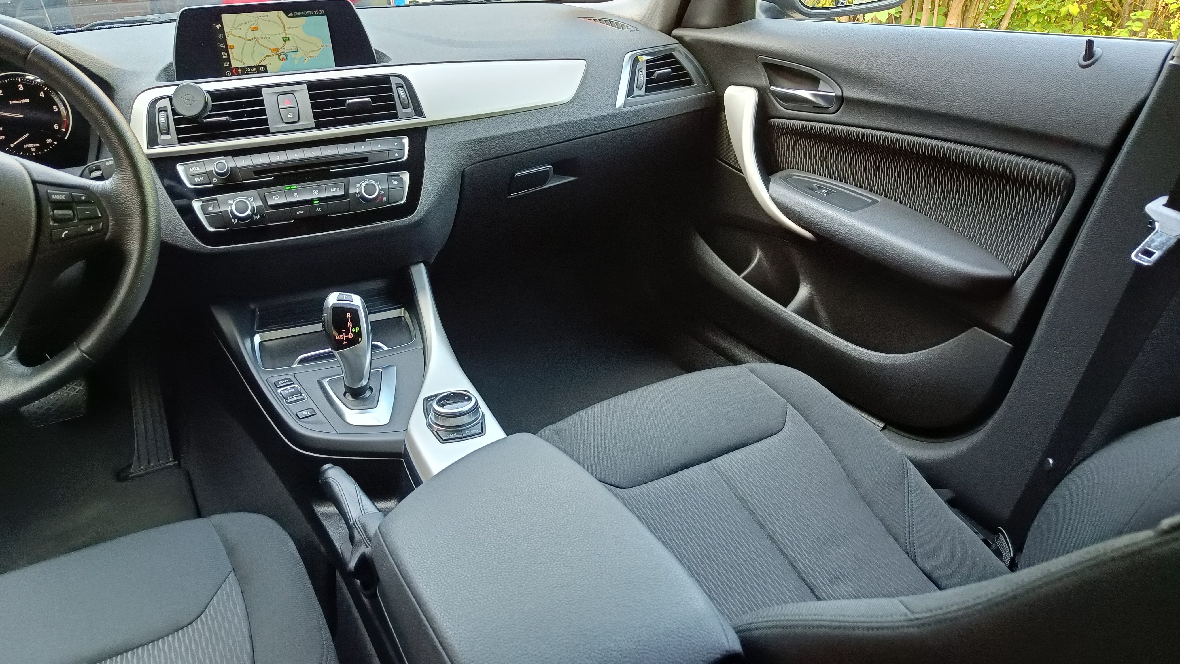 Blå BMW 1-Serie fra 2018