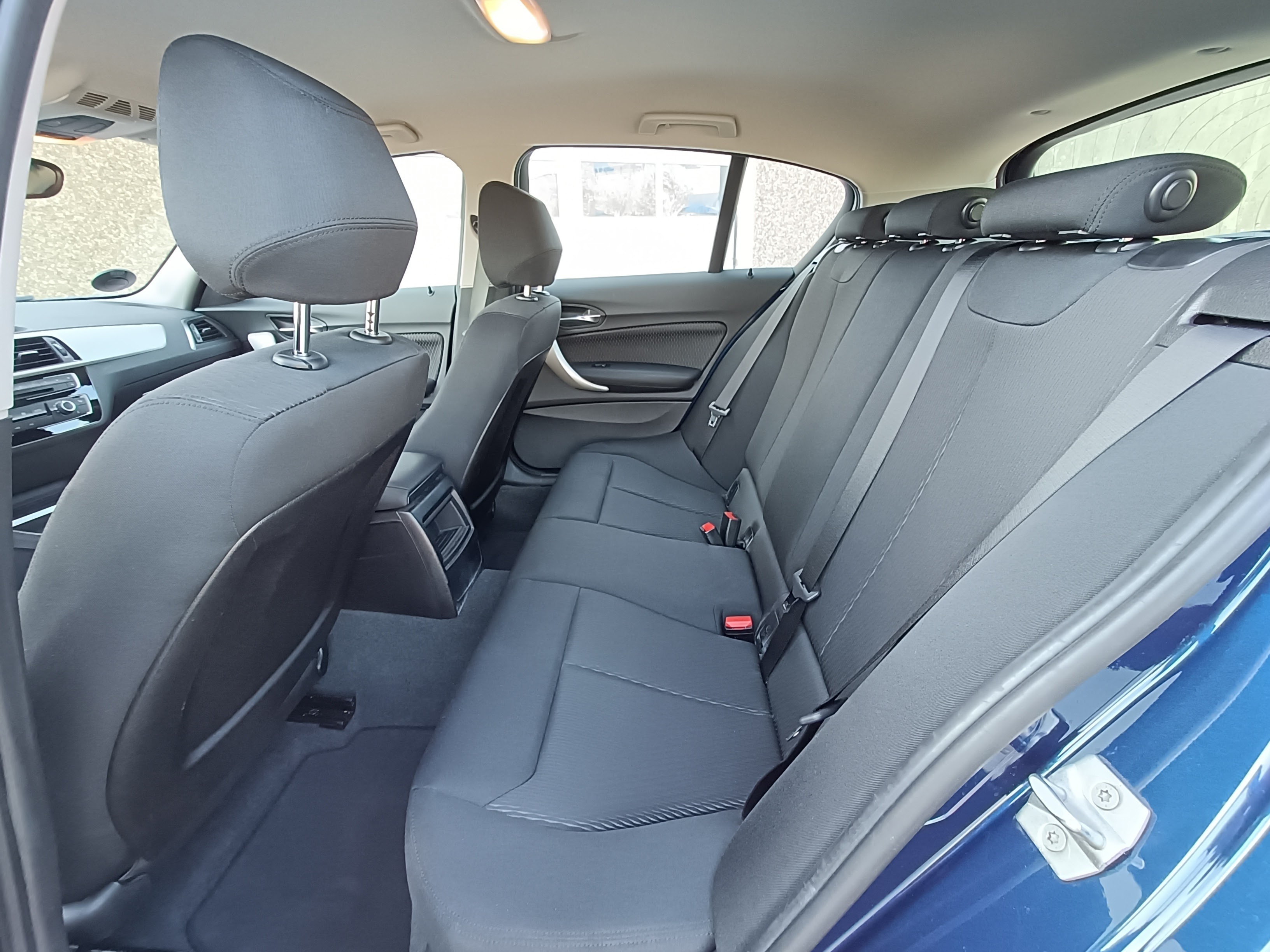 Blå BMW 1-Serie fra 2018