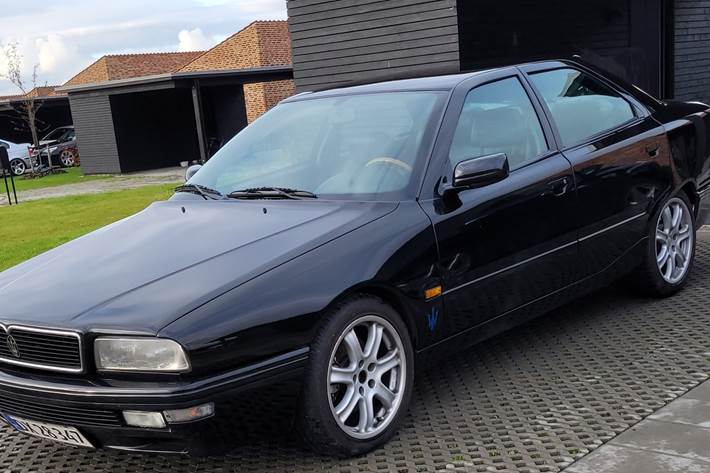 Sort Maserati Quattroporte fra 1997