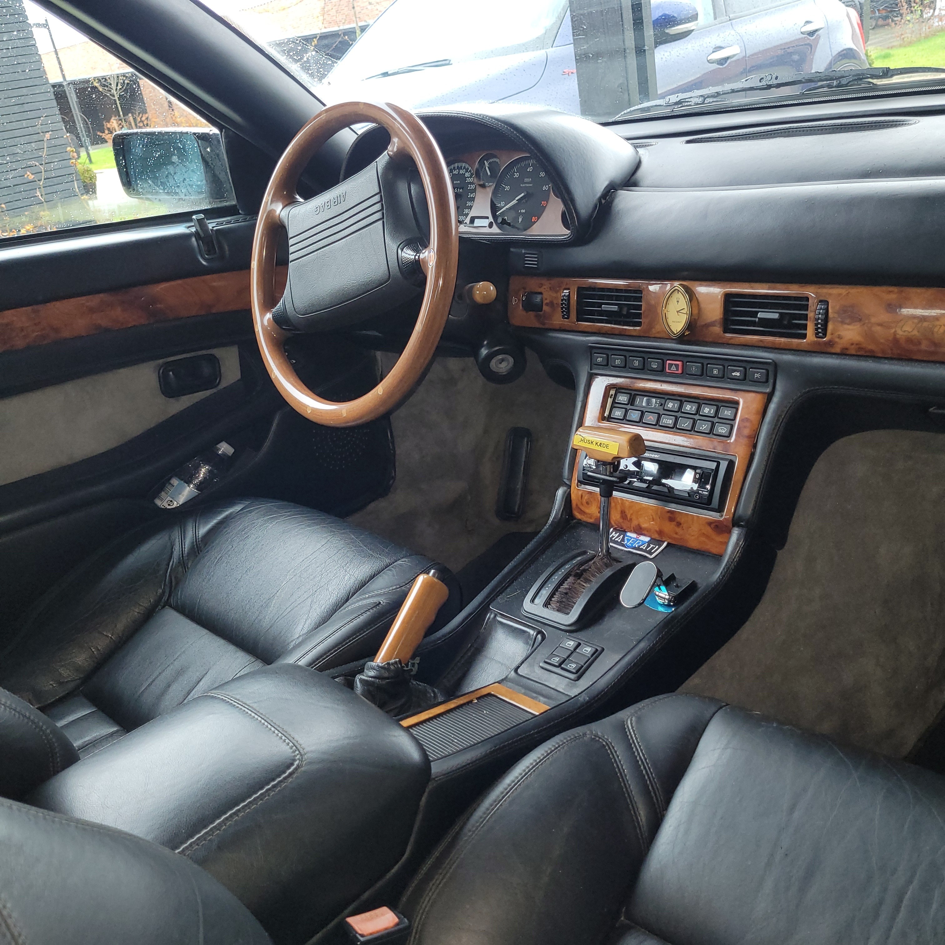 Sort Maserati Quattroporte fra 1997