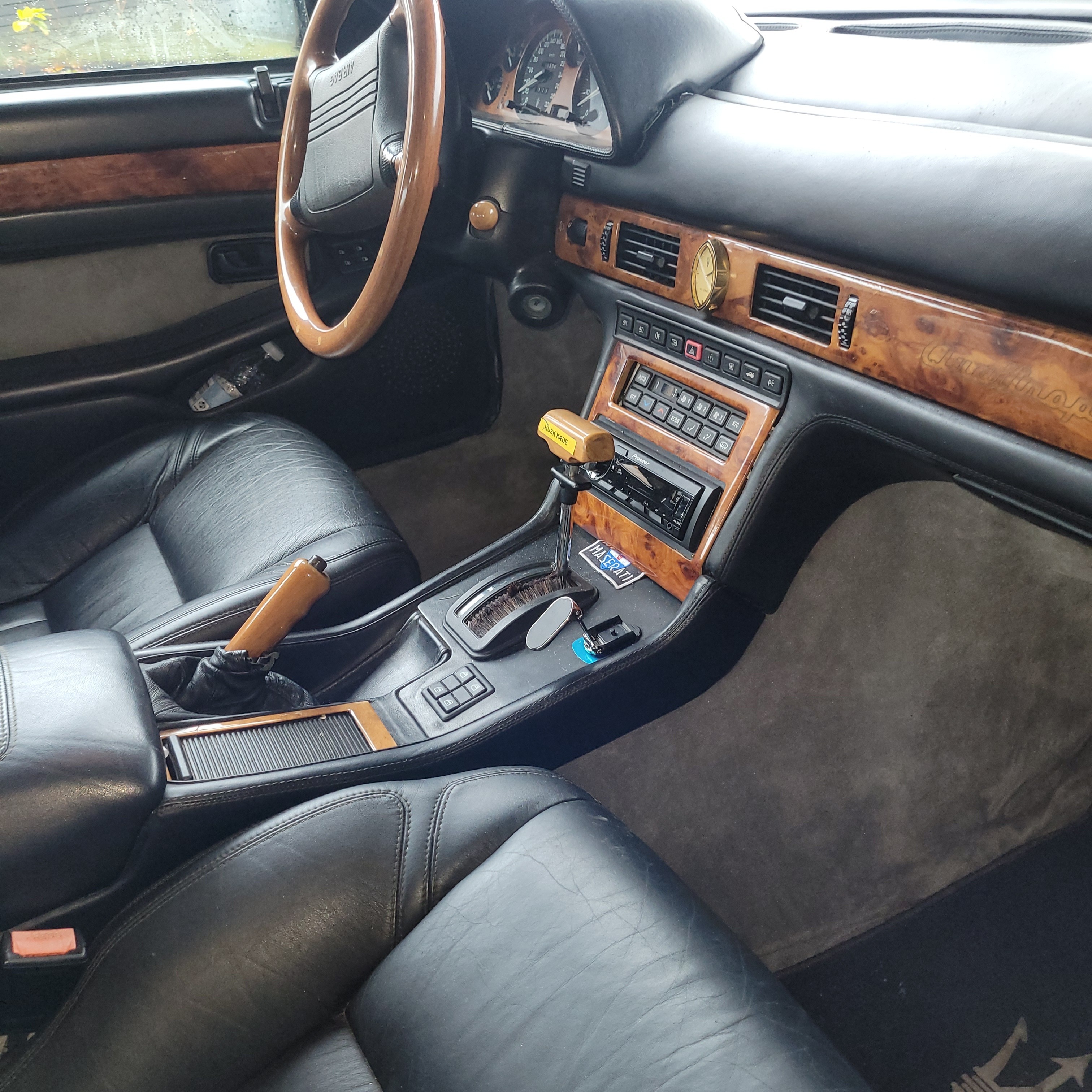 Sort Maserati Quattroporte fra 1997