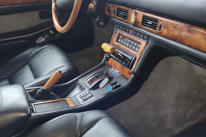 Sort Maserati Quattroporte fra 1997