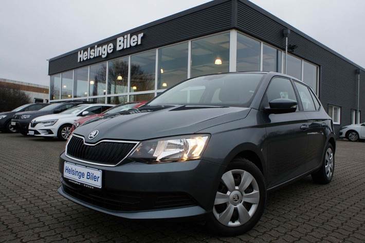 Grå Skoda Fabia fra 2015