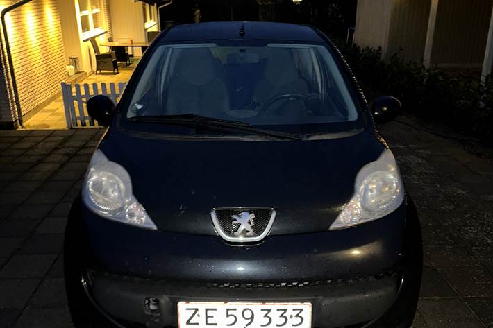Sort Peugeot 107 fra 2008