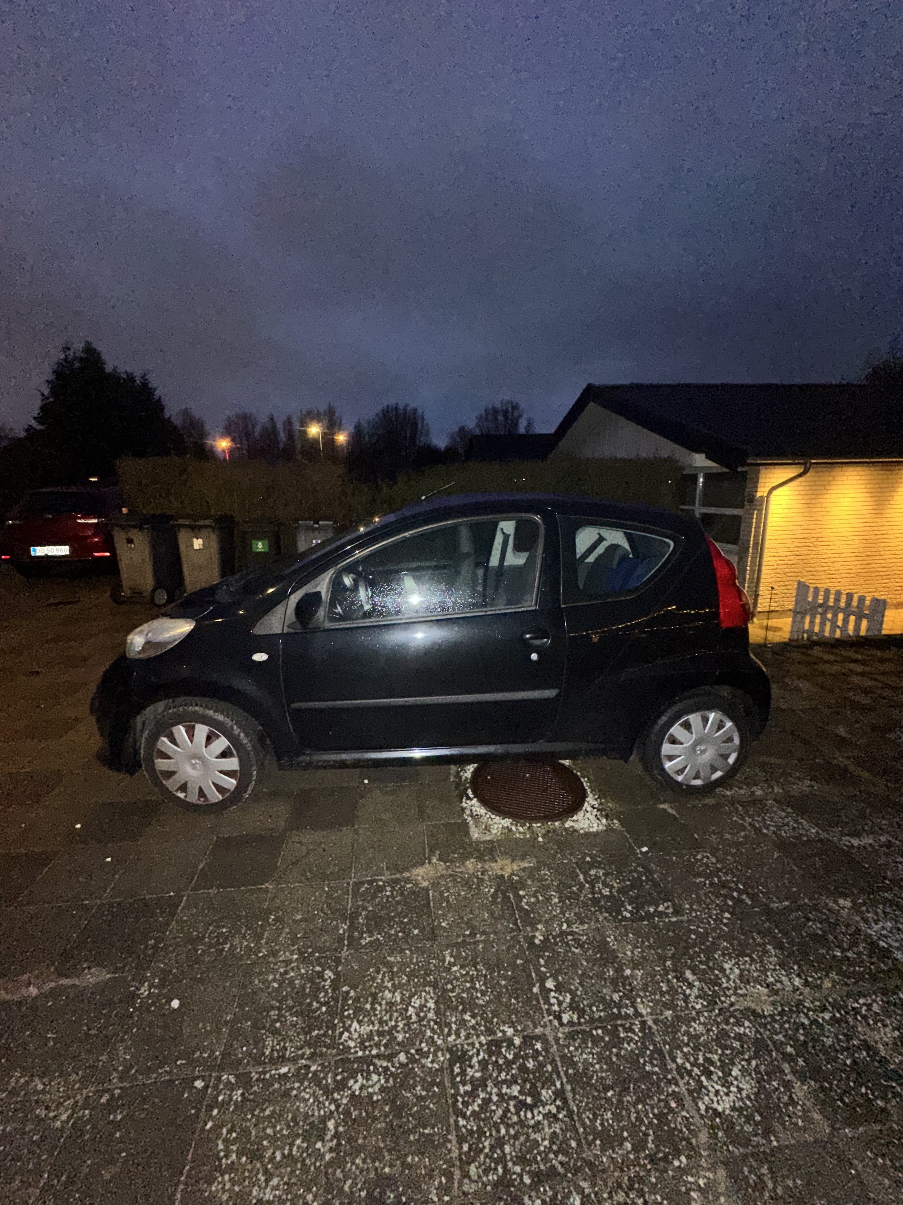 Sort Peugeot 107 fra 2008
