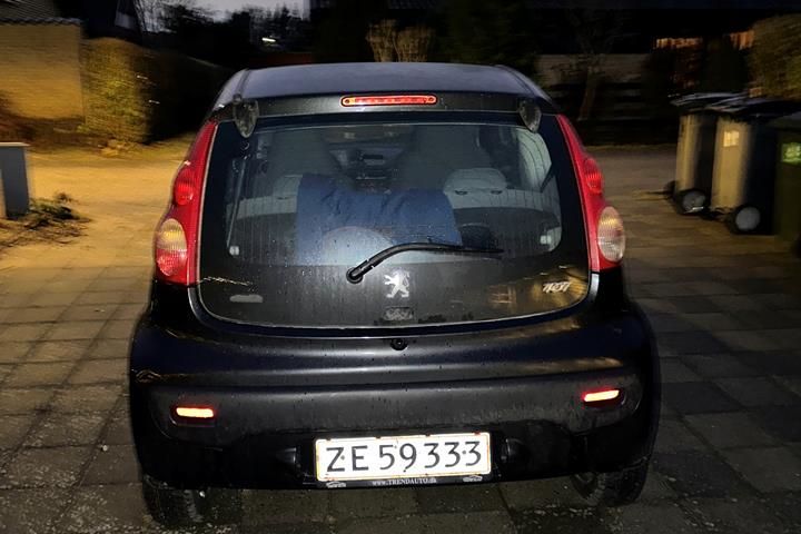 Sort Peugeot 107 fra 2008