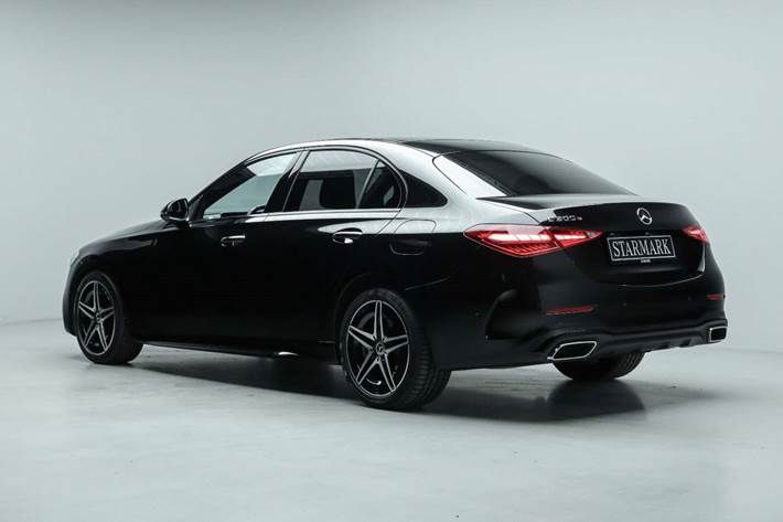 Sort Mercedes C300 e fra 2023