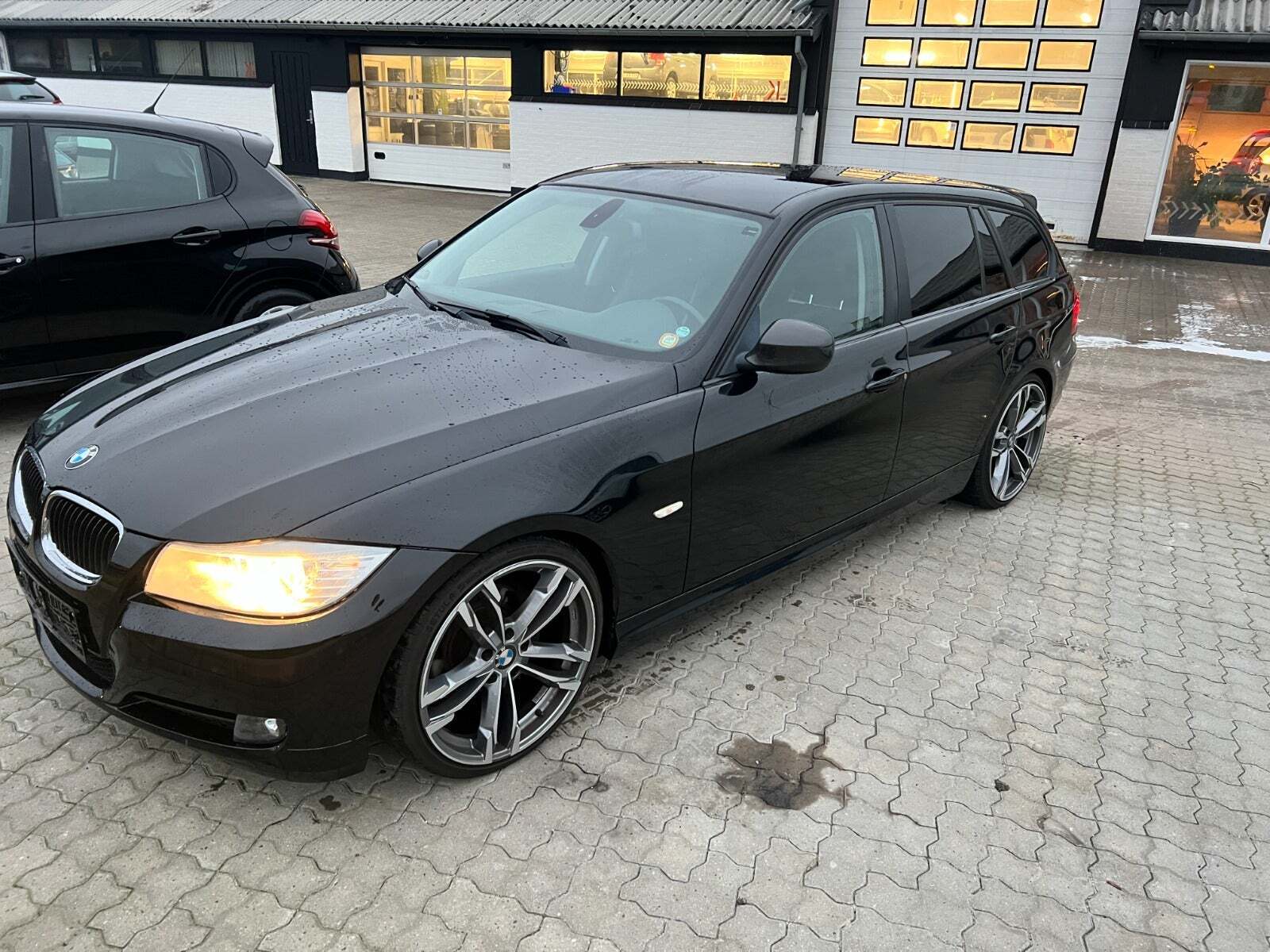 Sort BMW 316d fra 2012