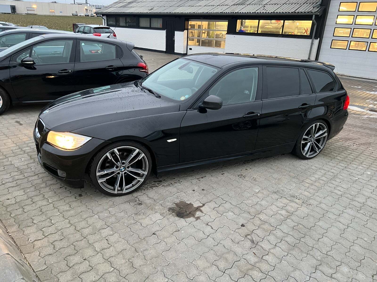 Sort BMW 316d fra 2012