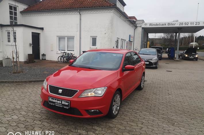 Rød Seat Toledo fra 2013
