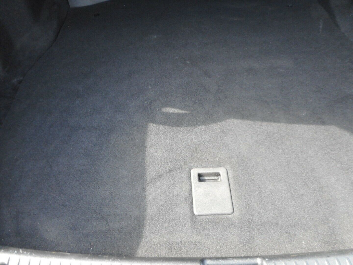 Blå Mercedes C200 d fra 2016 set indefra