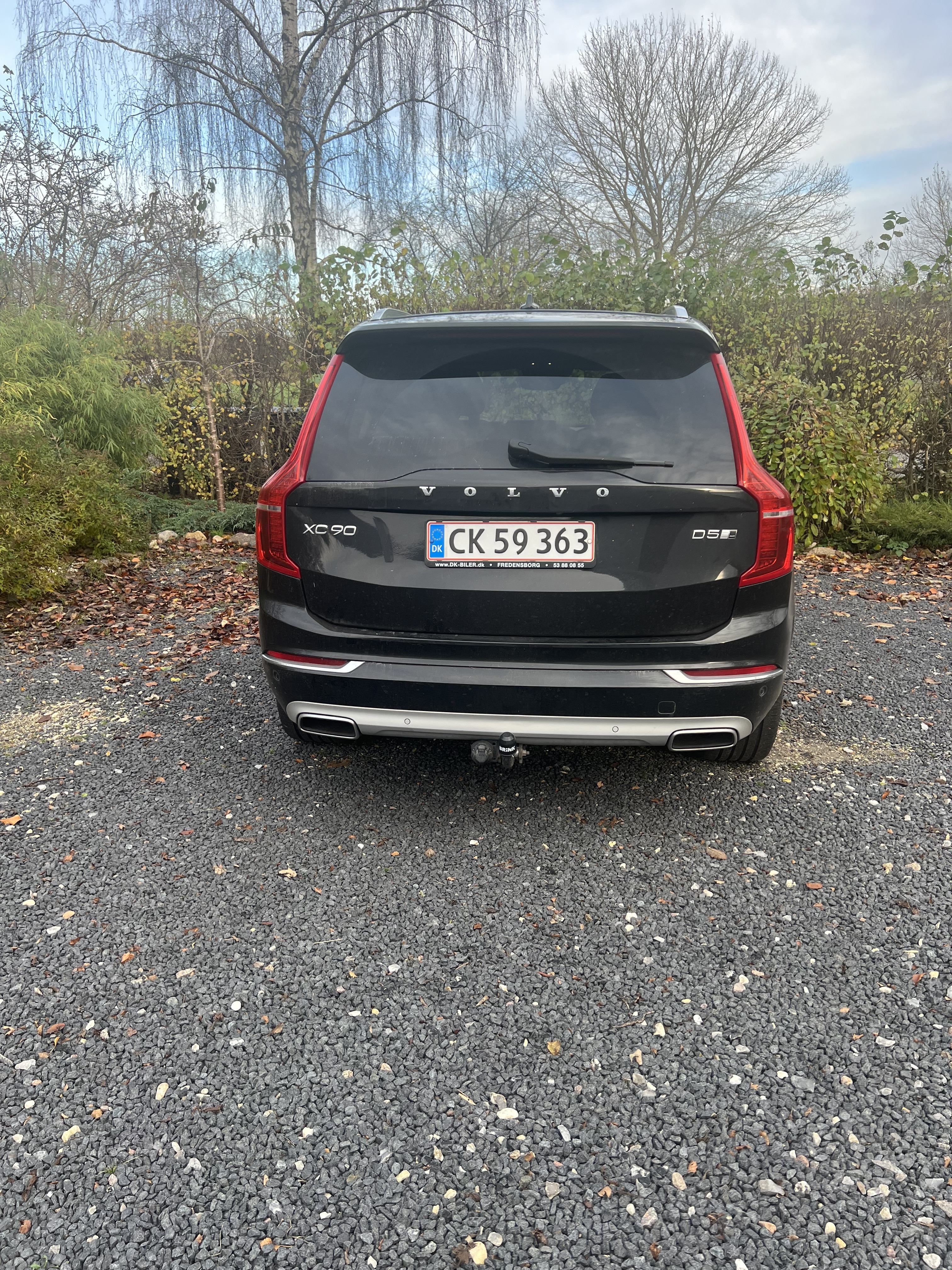 Sort Volvo XC40 fra 2015