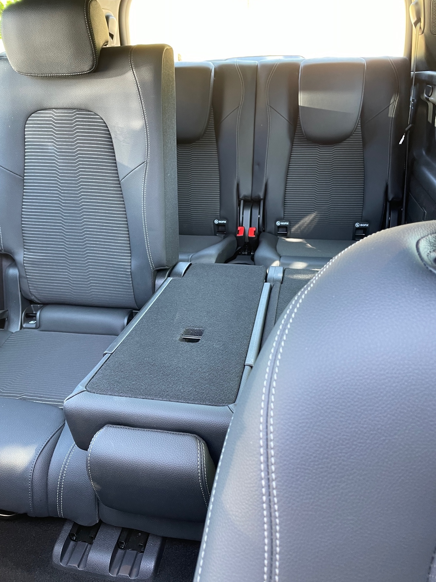 Blå Mercedes EQB250 fra 2022