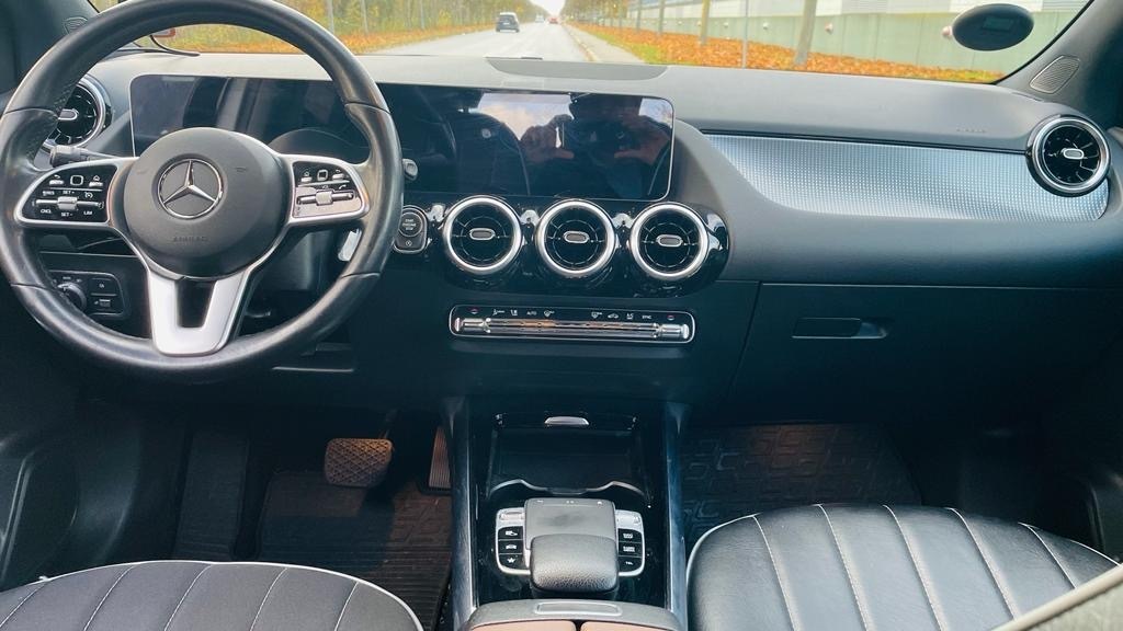Hvid Mercedes B220 d fra 2020