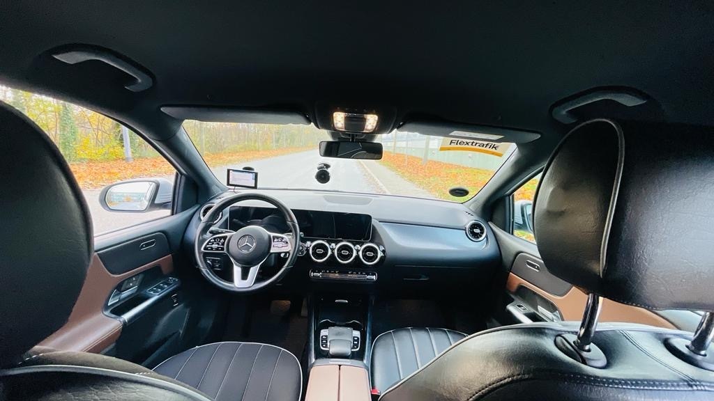 Hvid Mercedes B220 d fra 2020