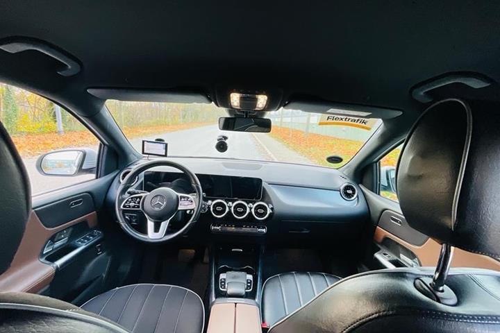 Hvid Mercedes B220 d fra 2020