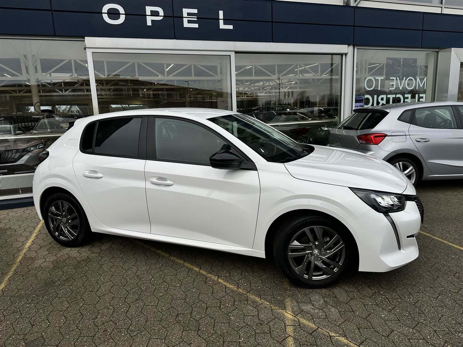 Hvid Peugeot 208 fra 2022