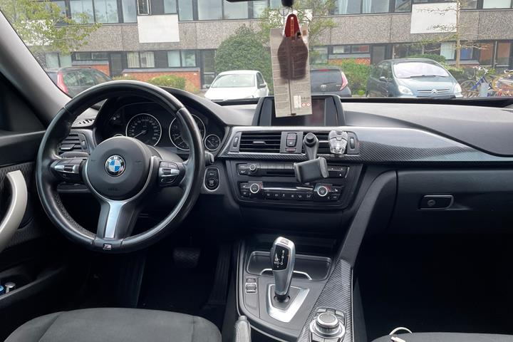 Sort BMW 3-Serie fra 2016